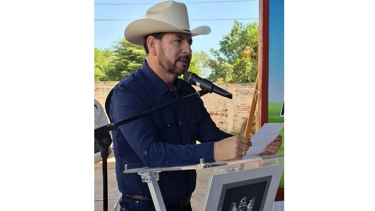 Adriel Gastélum González rindió protesta este viernes como nuevo presidente de la Asociación Ganadera Local de Mocorito para el periodo 2026-2027.