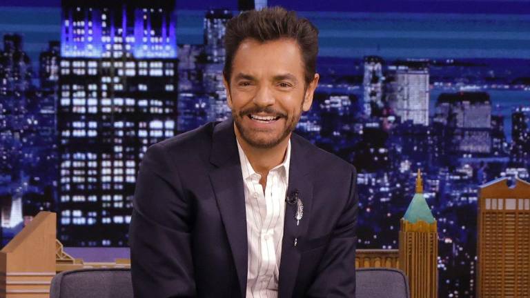 Eugenio Derbez protagoniza la nueva serie de Apple TV+, titulada “Acapulco”.