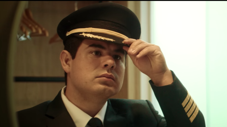 Alfredo Olivas presenta “Mayday”, su nuevo sencillo, disponible ya en plataformas digitales.