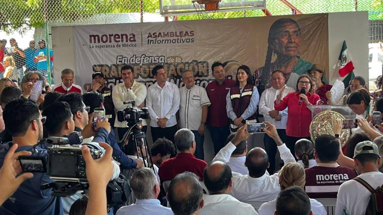 Los aspirantes compartieron sus mensajes en la Asamblea Informativa realizada por Morena en la plazuela Miguel Hidalgo.