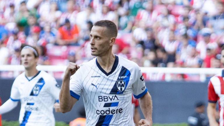 Sergio Canales marca doblete por Rayados.