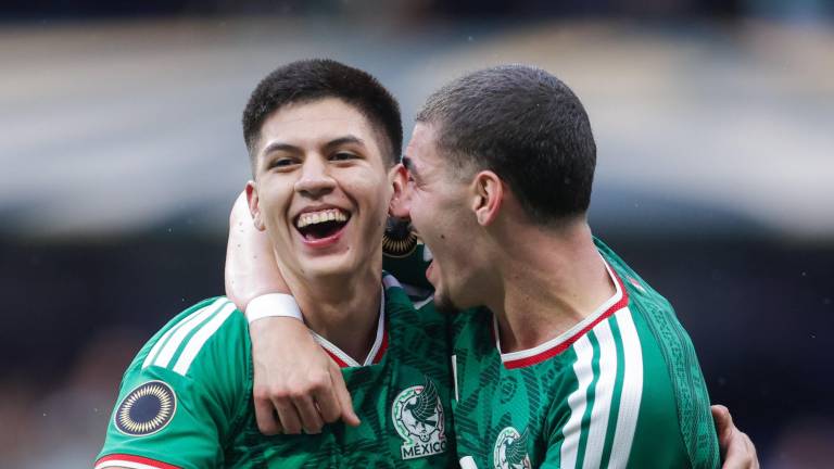 Cristóbal Alfaro marca ambos goles del Tri.