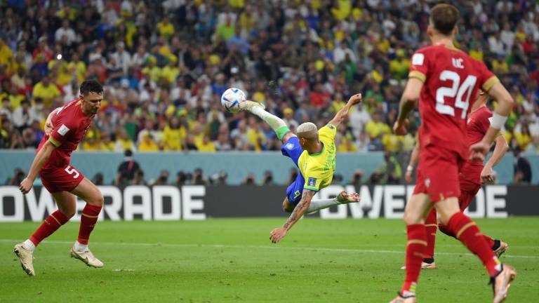 Richarlison anota una joya.