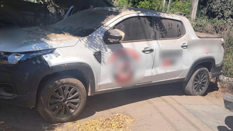 Entre las unidades aseguradas se encuentran una camioneta RAM modelo 2024.
