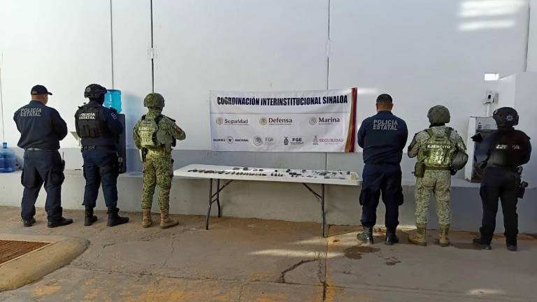 Policía Estatal aseguró celulares y armas blancas durante un operativo en el penal Goros II.