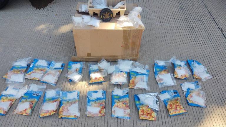 Intentan mover desde Culiacán metanfetamina en bolsas de botana; la aseguran en servicio de paquetería