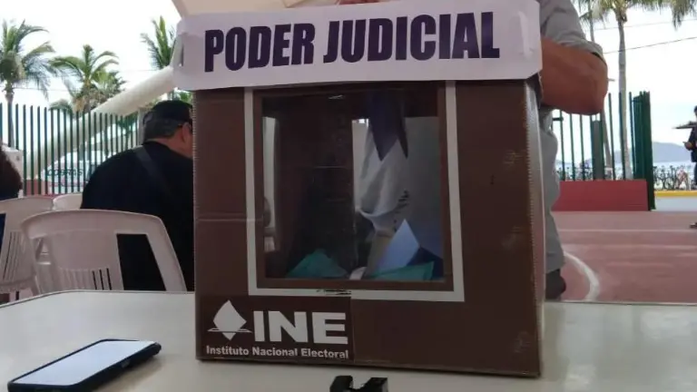 Un juez federal concedió el primer amparo contra el decreto que impuso la elección por voto popular en el Poder Judicial.