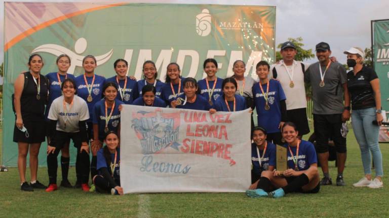 Leonas Piña son las reinas del futbol femenil en Mazatlán.