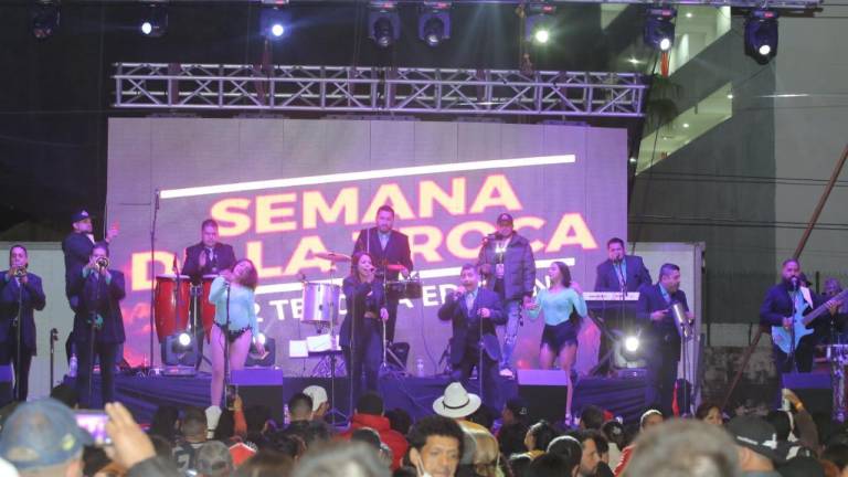 La Sonora Dinamita abrió la Semana de la Troca con sus éxitos.