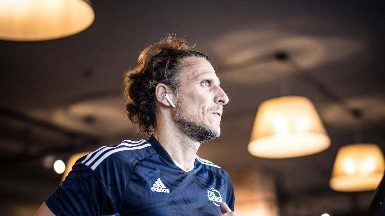 Diego Forlán inicia una nueva era con Uruguay.