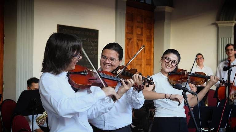 Conquista la Orquesta Juvenil del CMA a integrantes del Quinto Foro Nacional de Resoluciones y Criterios Relevantes de los Organismos Garantes del Sistema Nacional de Transparencia, con su música.