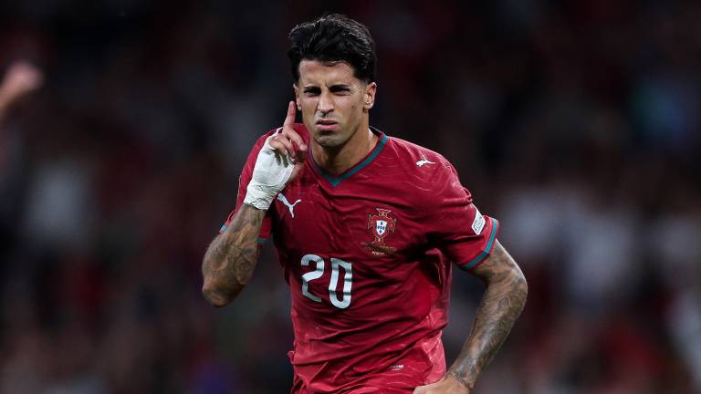 João Cancelo celebra su gol ante Noruega.