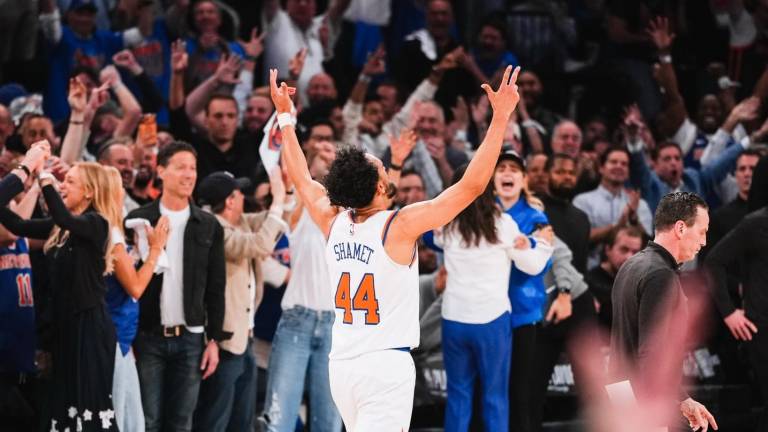 Landry Shamet celebra la histórica remontada de los Knicks sobre los Cavaliers en el Garden.
