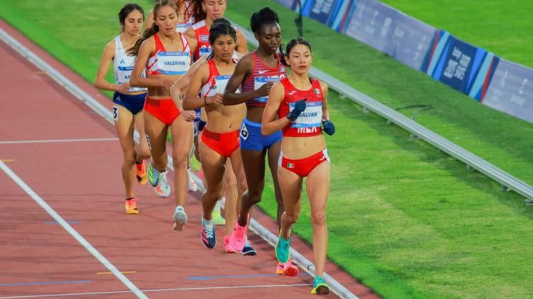 Laura Galván gana medalla de plata en los 10 mil metros femenil
