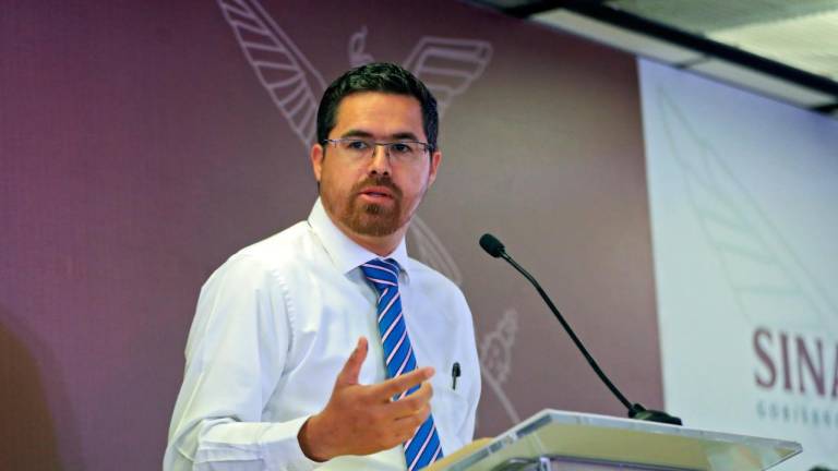 Cuithláhuac González Galindo, Secretario de Salud en Sinaloa.