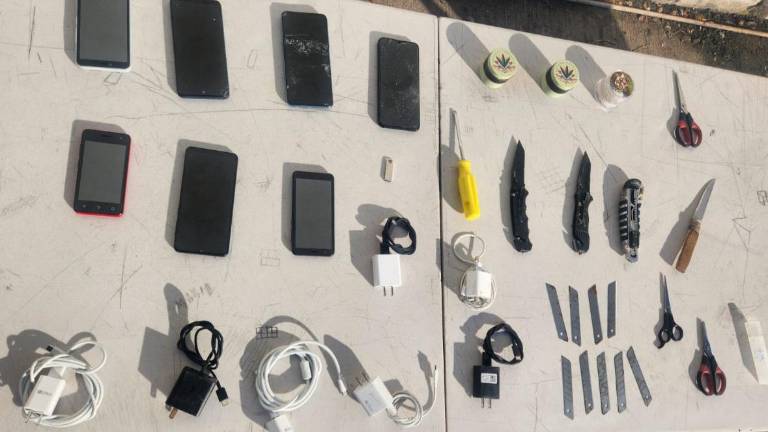 Durante la revisión en el penal de Aguaruto fueron asegurados teléfonos celulares, objetos punzocortantes y otros artículos prohibidos.