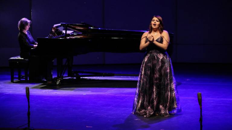 La soprano culiacanense Jéssica Torrero pasa a la segunda etapa del concurso de canto Carlo Morelli.