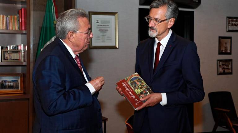 El Gobernador Rubén Rocha Moya y el Embajador francés Jean-Pierre Asvazadourian sostuvieron un encuentro en que se hablaron de posibles alianzas y proyectos en diversos factores.