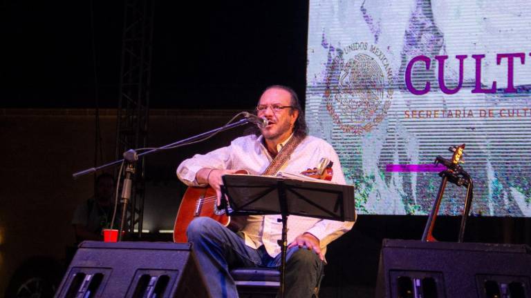 Conquista Fernando Delgadillo a los duranguenses con su música