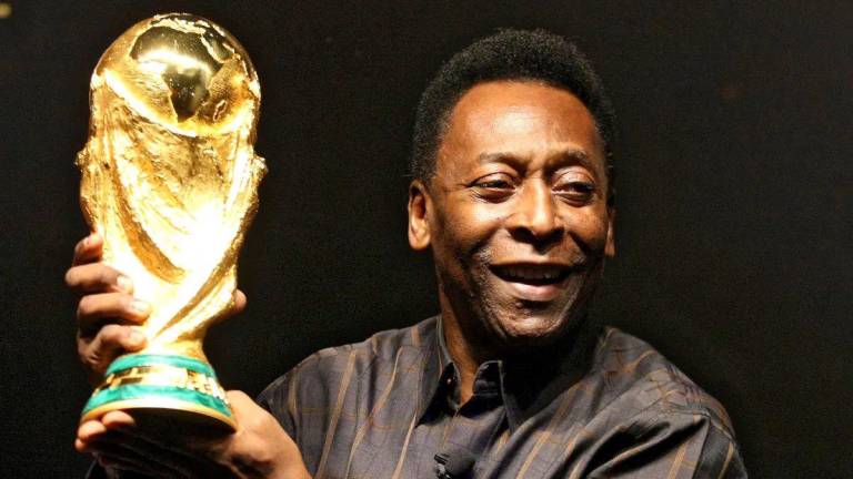 Hijo de Pelé aplaza regreso al Londrina para seguir acompañándolo en hospital