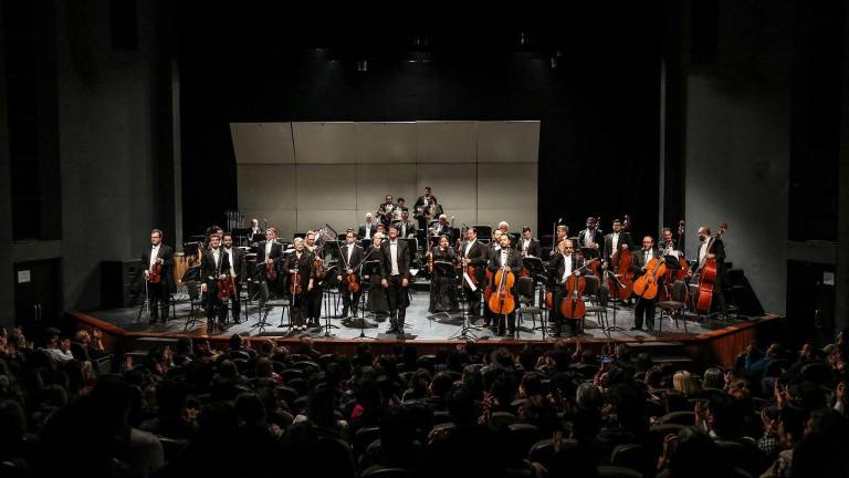 La Orquesta Sinfónica Sinaloa de las Artes entrena temporada con su concierto de Año Nuevo.