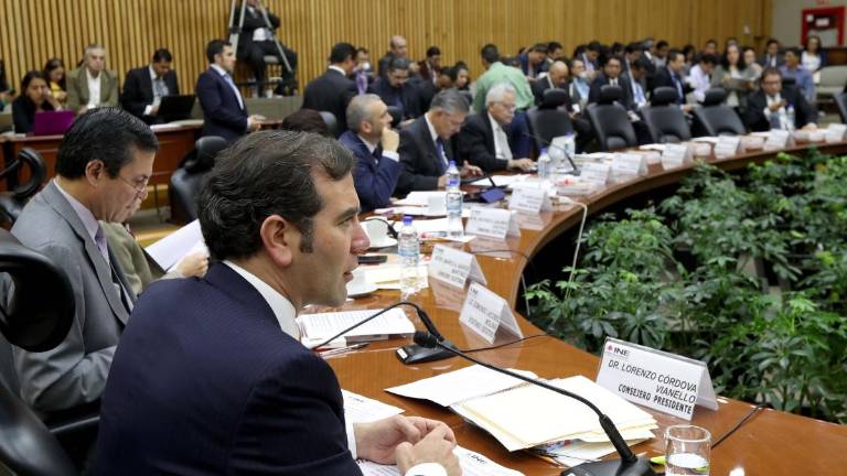 Lorenzo Cordova, presidente del INE, y otros tres consejeros terminarán sus funciones el 3 de abril.