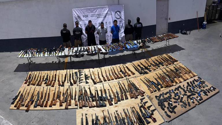 El Gobierno federal detuvo a tres en Nuevo León con 210 armas traídas desde Texas.