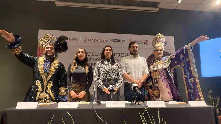 Rueda de prensa en Saltillo para promocionar el Carnaval de Mazatlán.