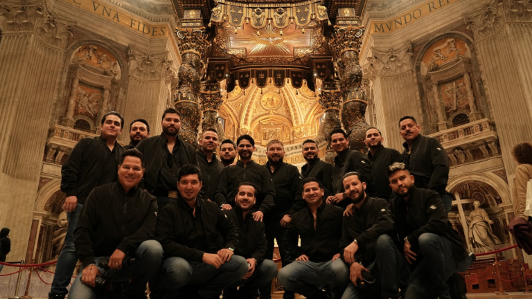 Banda El Recodo visita la Ciudad del Vaticano.