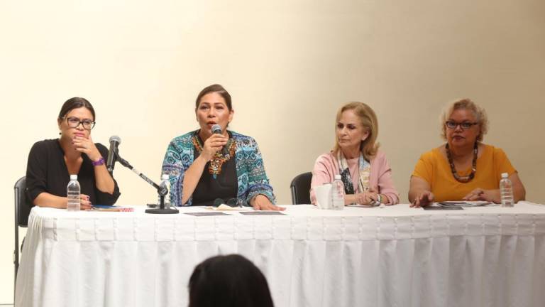 Yendi Ramos, Silvia Michel, Zoila Fernández y Julieta Montero invitan a Encuentro de Escritoras Sinaloenses, que se celebrará en honor a la escritora Norma Bazúa, del 18 al 20 de noviembre, en Casa Haas.