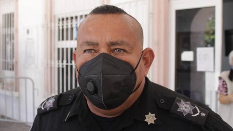 Investigan al jefe policiaco de Mazatlán por otorgar ascensos sin notificar al Ayuntamiento, incluido el de su hija, revela ‘El Químico’