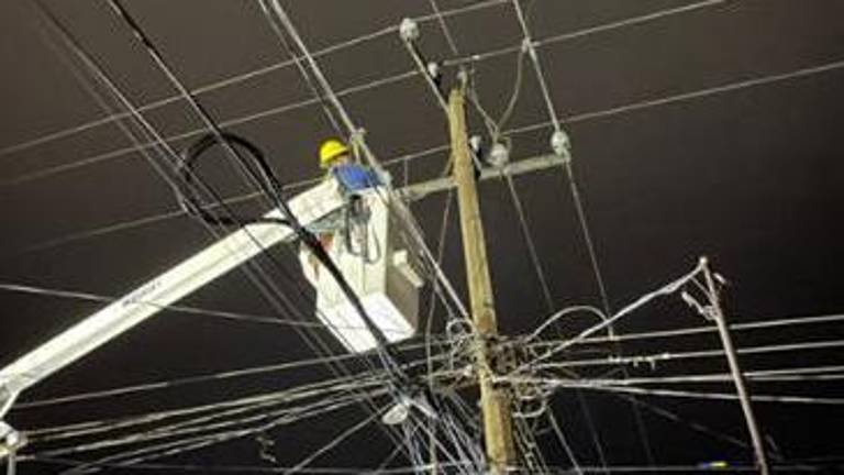 Durante más de 12 horas la Colonia Guadalupe Victoria ha permanecido sin energía eléctrica.