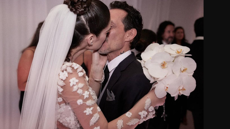 Nadia Ferreira postea imágenes de su boda en el primer aniversario de casados.