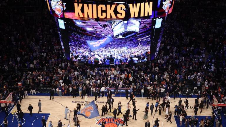 El Madison Square Garden se entregó a los Knicks tras concretarse la victoria en el Juego 4.