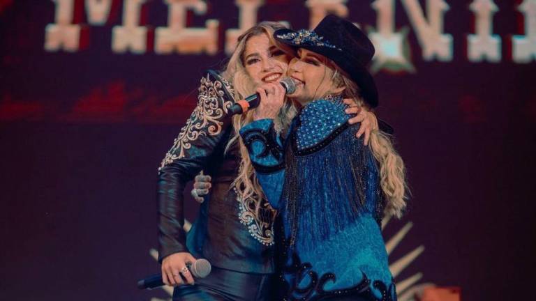 Melenie Carmona, hija de Alicia Villarreal, debuta como cantante junto a su madre