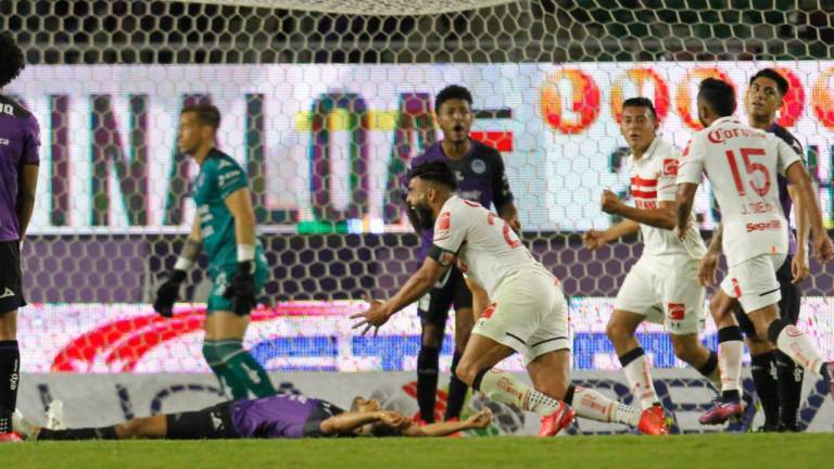 Alexis Canelo marca el gol del empate del Toluca.