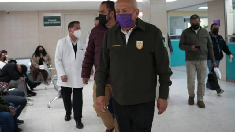 El Comisionado Francisco Garduño Yáñez en recorrido por hospitales de Ciudad Juárez para ver el estado de salud de los migrantes heridos de gravedad.