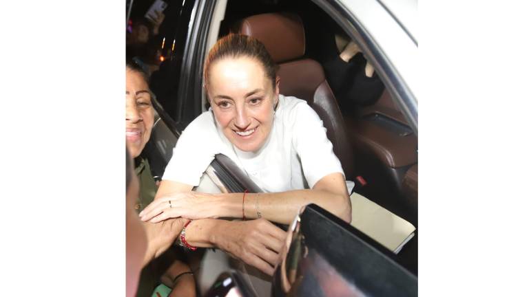 La Presidenta Claudia Sheinbaum se hospedó la noche del jueves en el hotel El Cid tras su arribo a Mazatlán.