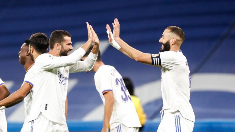 Karim Benzema celebra la victoria por 6-1 al Real Madrid ante el Mallorca.