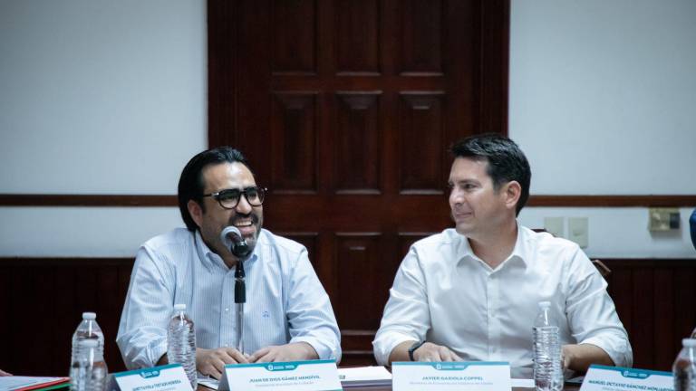 El Alcalde Juan de Dios Gámez y el Secretario de Economía estatal, Javier Gaxiola Coppel, presentaron el programa de financiamiento Fosin Microcréditos Culiacán.