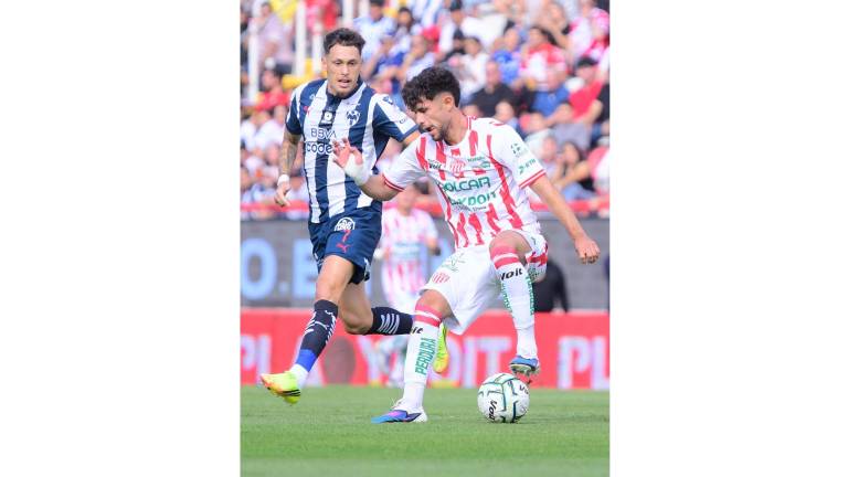Necaxa vence 2-1 a Rayados.