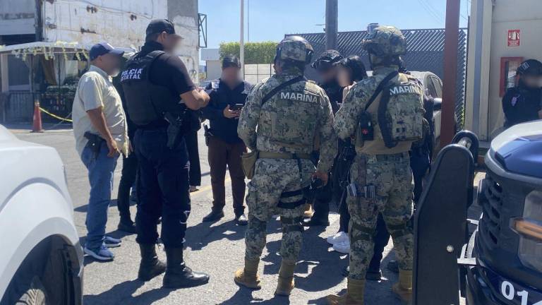 Elementos de la Secretaría de Marina participaron en el operativo de traslado hacia el Centro de Justicia Penal Federal con sede en Tepic, Nayarit.