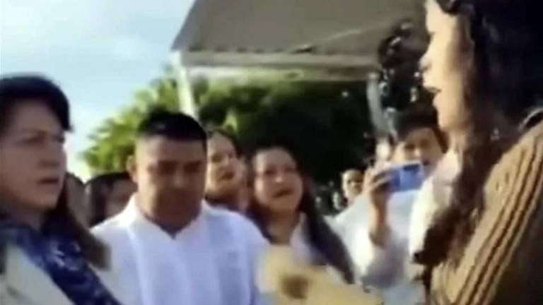 En agosto de 2025, la activista Sandra Rosa Camacho Flores denunció ante la Gobernadora de Morelos Margarita González, el cobro de piso en su comunidad.