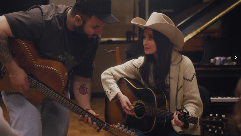 Carín León y Kacey Musgraves.