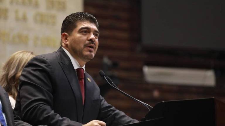 El ataque ocurrió cuando el legislador transitaba por la carretera federal Veracruz-Xalapa, donde sujetos armados le dispararon.