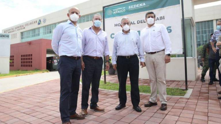 Juan Antonio Ferrer, director del Insabi realizó un recorrido por los nuevos hospitales de Culiacán.