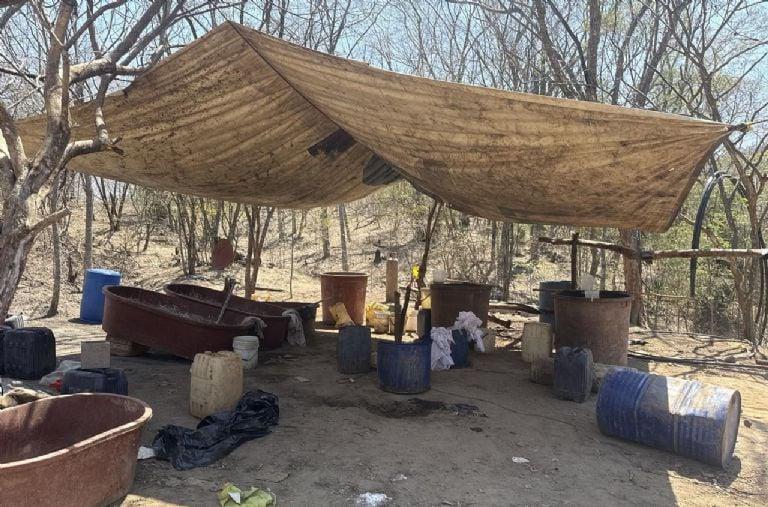 $!Desmantelan laboratorio clandestino de metanfetamina en Mocorito; aseguran más de 600 kilos