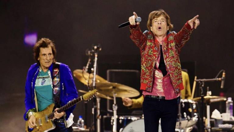 Mick Jagger de nuevo brilla en los escenarios al recuperarse de Covid.
