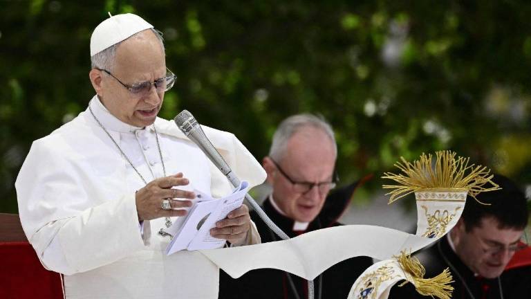 El Papa ante los fieles y alcaldes de la región.
