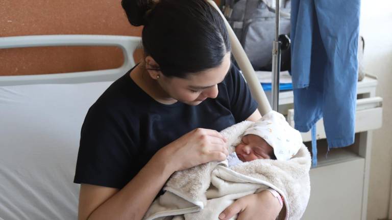 Esmeralda Martínez dio a luz a Isaí durante los primeros minutos del 1 de enero en el Hospital General de Mazatlán.